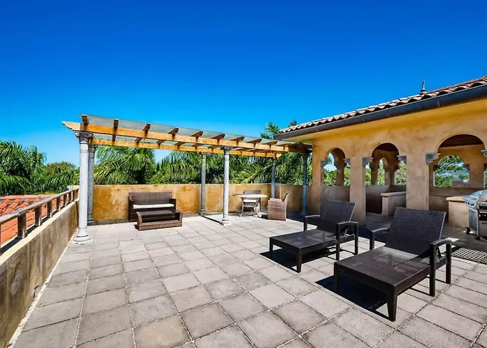 Apartahotel Sunset & Oceanview Terrace, Pool, And Grill Tamarindo